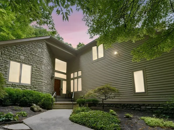 388 Lily Pond Ct, Gahanna, OH 43230