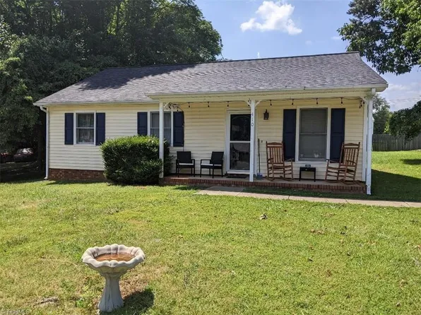 410 Willow Ct, Gibsonville, NC 27249