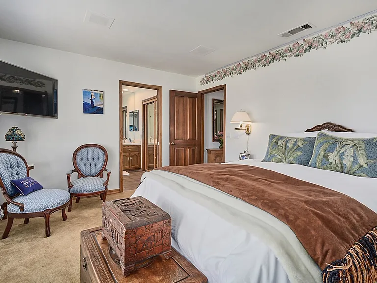 13565 Pyramid Dr — Photo 21