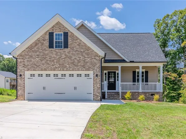 4724 Lord James Pl, Liberty, NC 27298