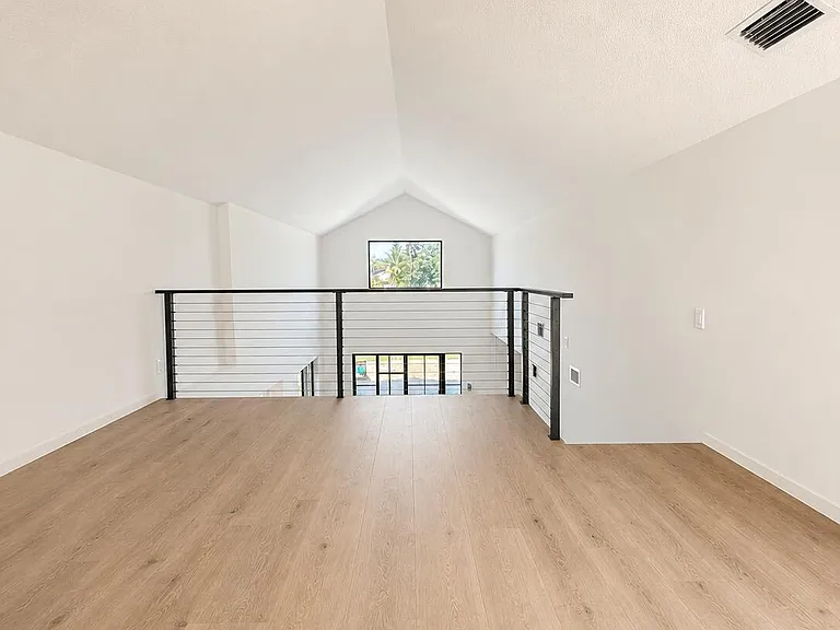 1640 SW 120th Ter — Photo 16