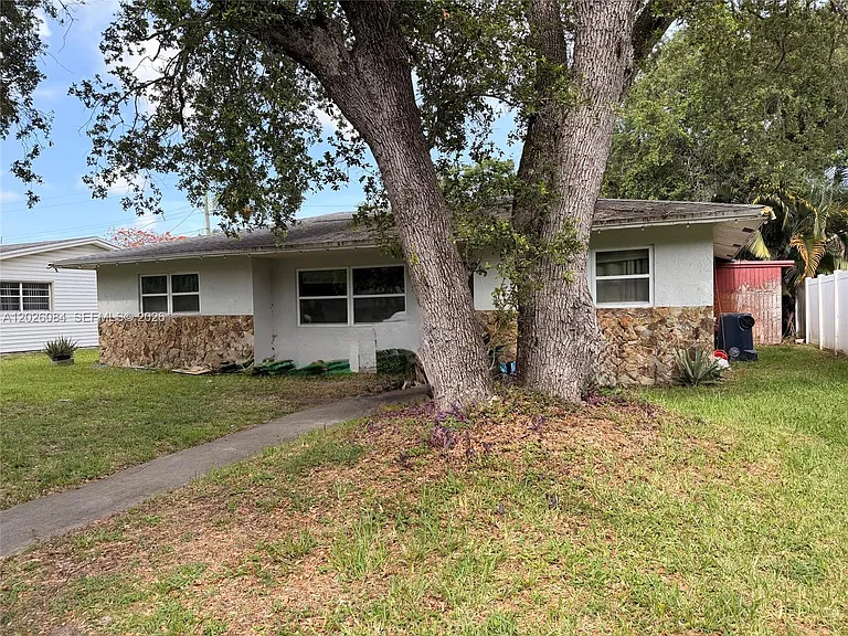 5180 SW 27th Ter — Photo 3