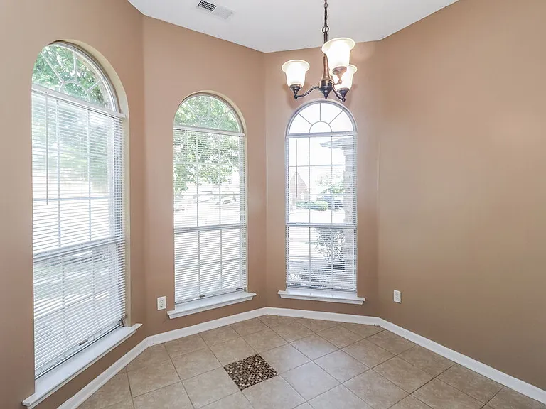 2811 Misty Bay Dr — Photo 7