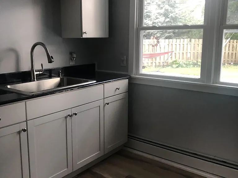 2319 Kensington Ave — Photo 5