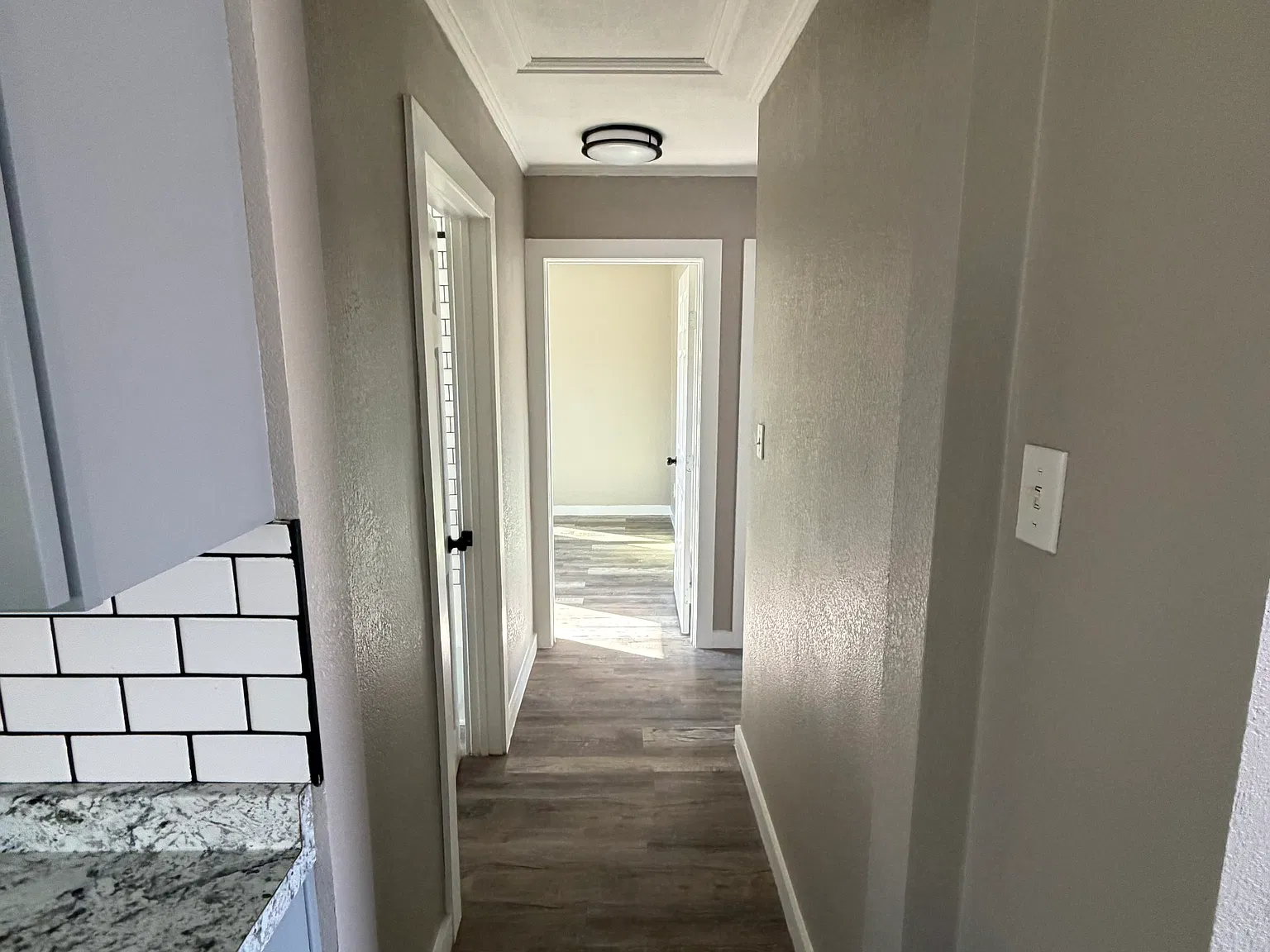 2 bed, 920 sqft, $1,500 — Photo 2