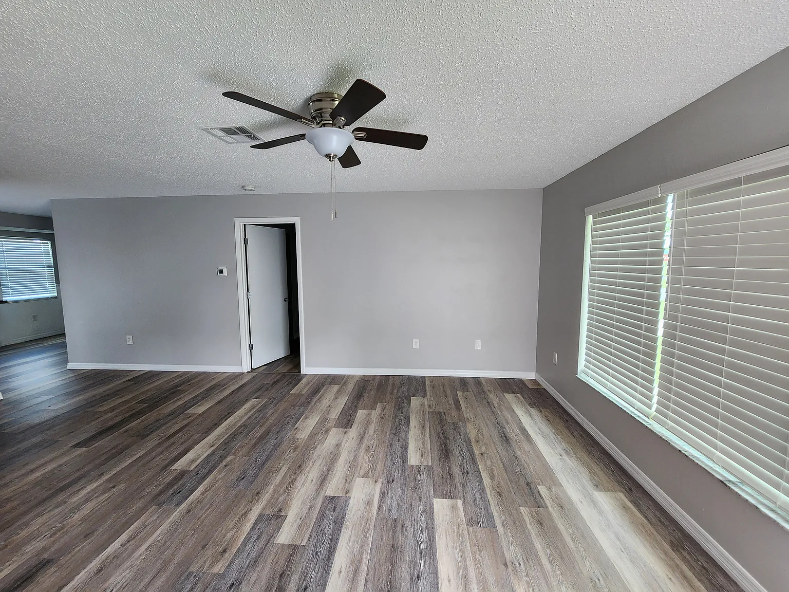 3 bed, 1272 sqft, $1,700 — Photo 2
