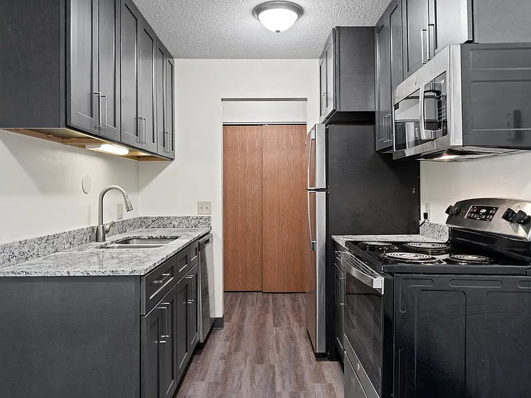 The Edge Apartments — Photo 10