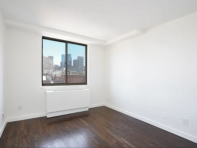 447 W 45th St #7A — Photo 7