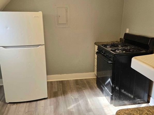 114 & 124 4th Ave NW #3