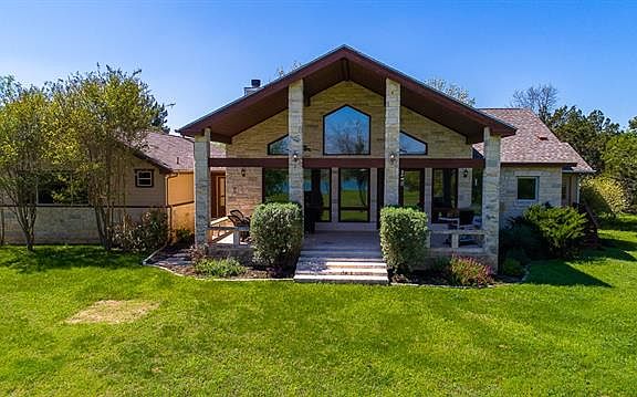 3rd image of 451 Chimney Cove Dr
