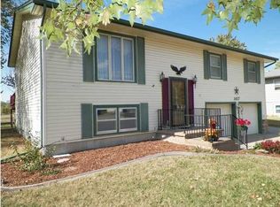 1417 Grandview Ave, Newton, KS 67114