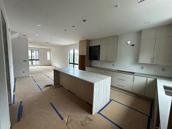 3rd image of 2117 N OLA AVENUE #3