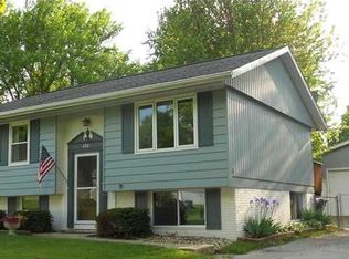 226 Hanover Rd SW, Cedar Rapids, IA 52404