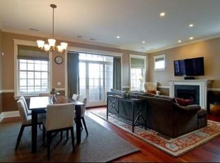 3338 N Southport Ave APT 3, Chicago, IL 60657