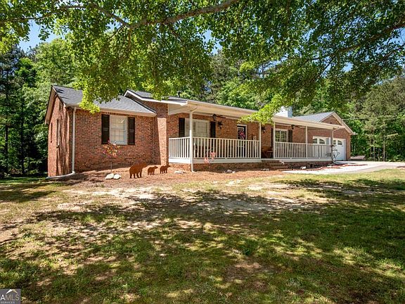 3rd image of 1880 Holman Rd