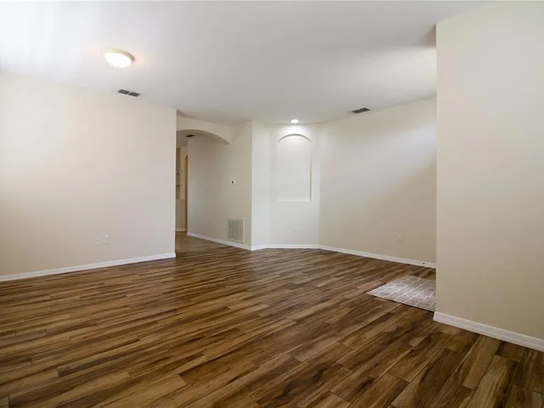 811 Krenson Woods Ln — Photo 6