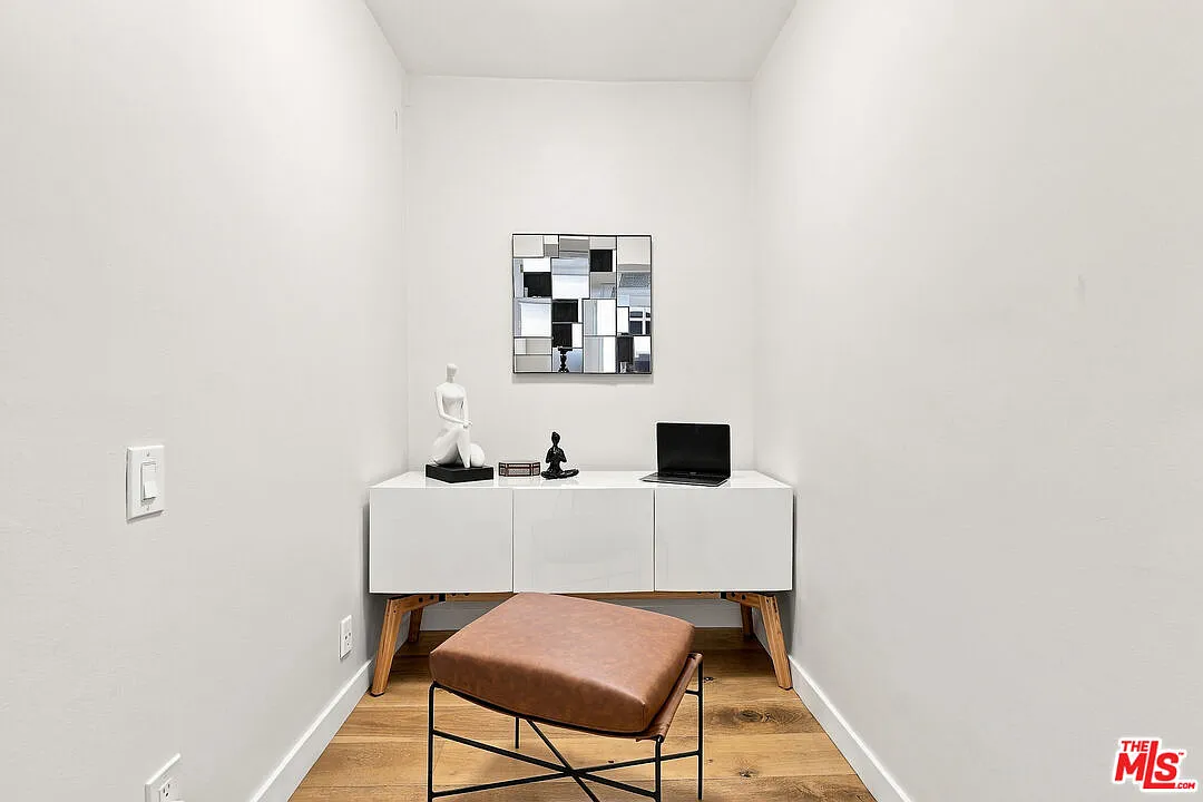 2 bed, 2.0 bath, $3,800 — Photo 4