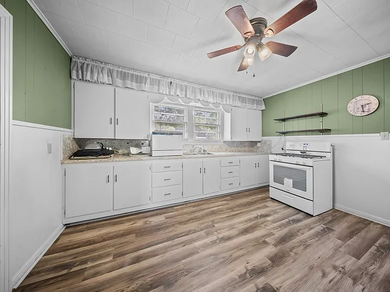 7264 State Highway 190 E — Photo 13