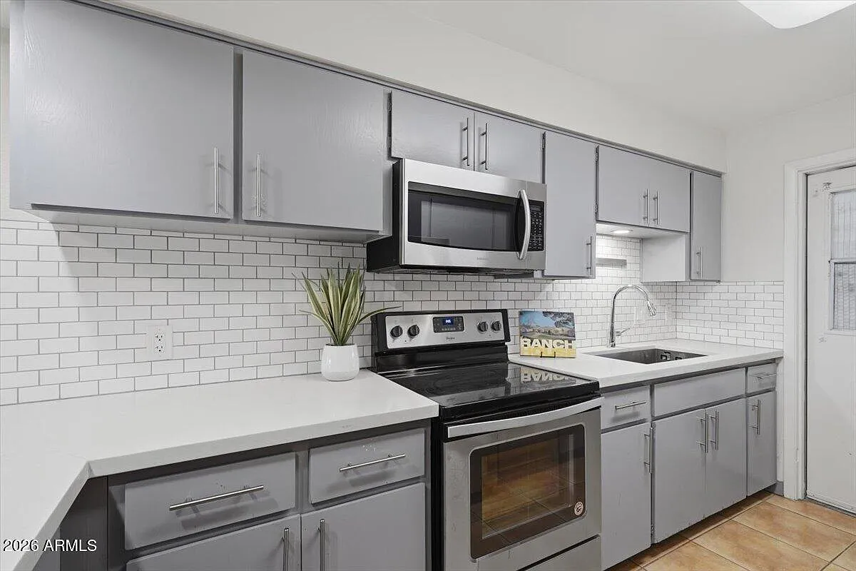 2 bed, 2.0 bath, 1022 sqft, $2,000 — Photo 1