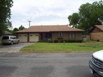 1st image of 2615 Crescent Dr