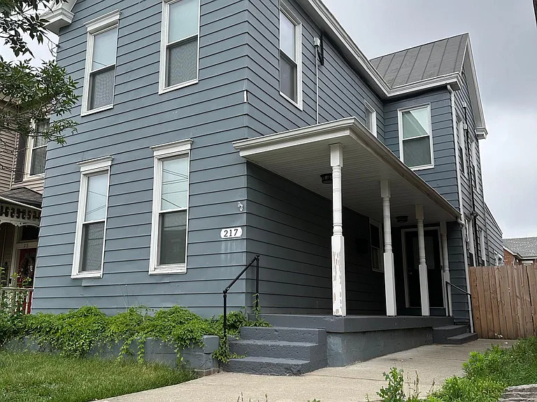 217 Washington Ave — Photo 1