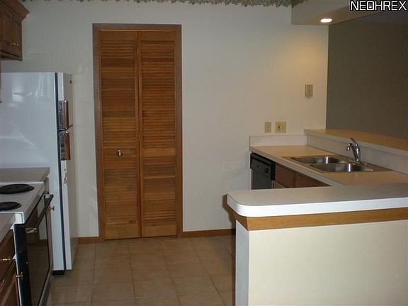 4th image of 8611 Scenicview Dr #M-103