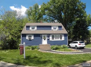 65 Irvington Rd, Teaneck, NJ 07666
