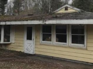 25 Pine Dr, Pennellville, NY 13132