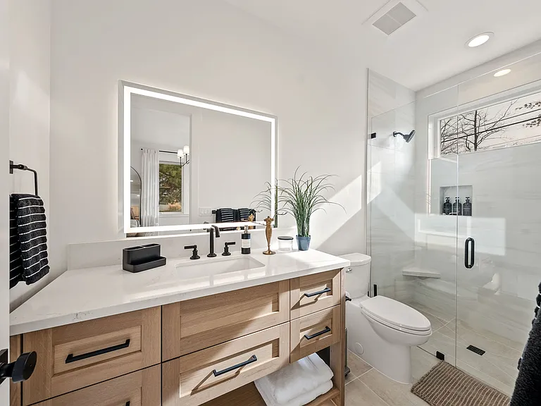 330 NE Quimby Ave #1 — Photo 22