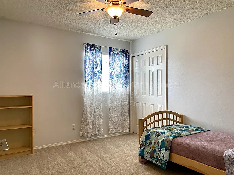 2825 Dristol Dr — Photo 21