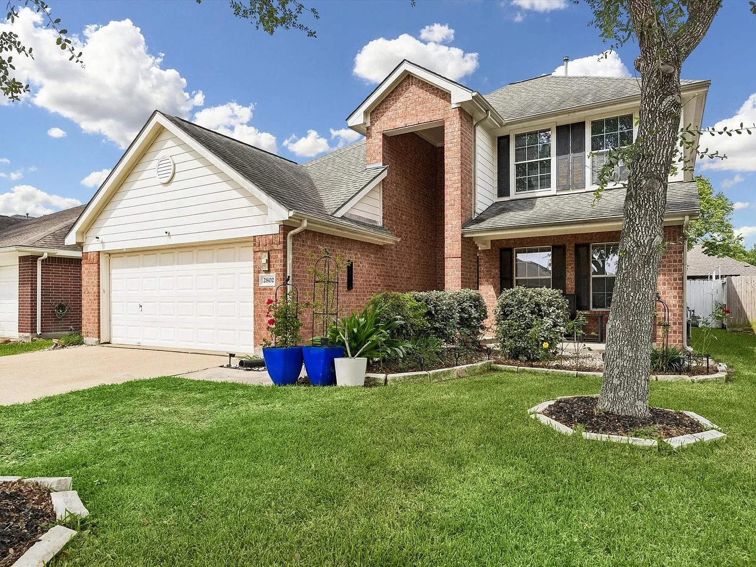 4 bed, 2.5 bath, 2803 sqft, $2,695 — Photo 2