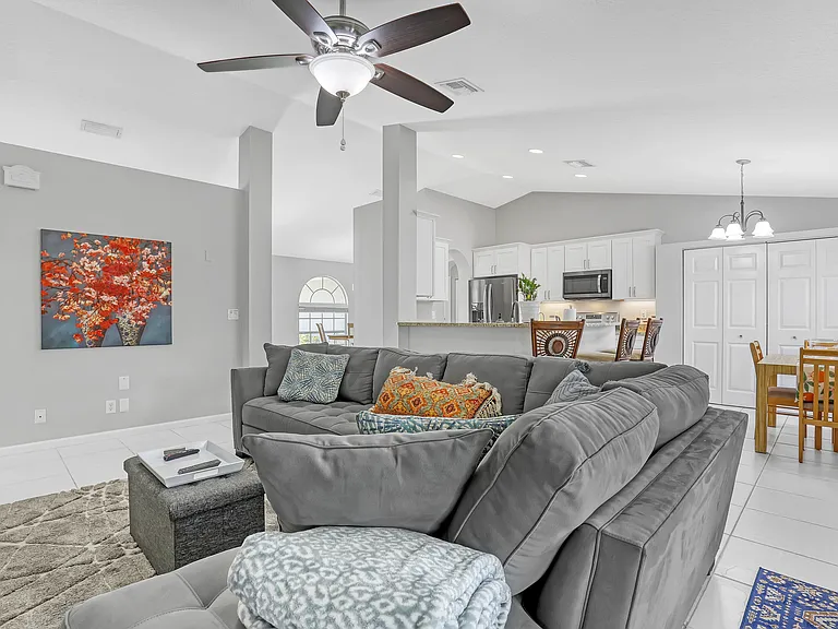 133 Black Olive Cres — Photo 11