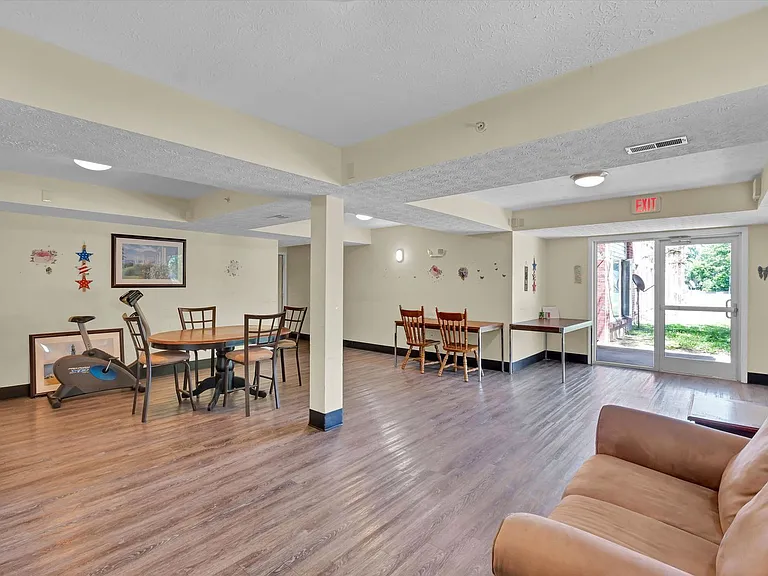 Rowan Place Apartments — Photo 24