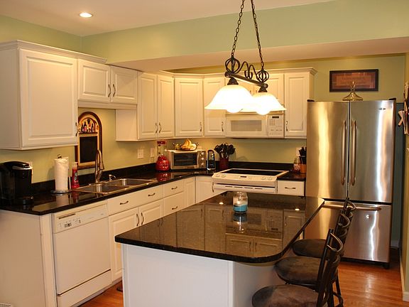 5th image of 115 Tabb Ln