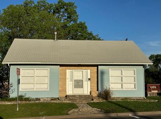 715 N Cliff Dr, Augusta, KS 67010