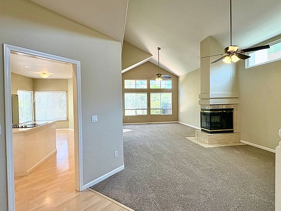 3rd image of 2587 Cherry Hills Dr