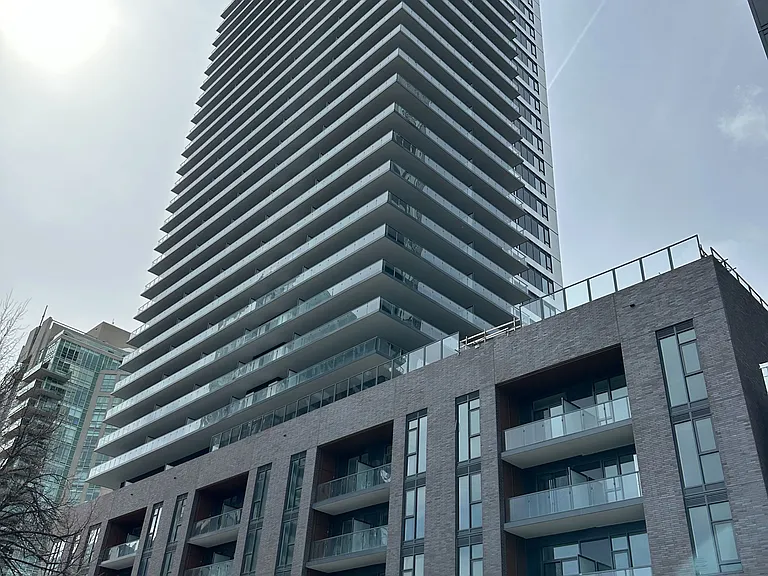 2075 Lakeshore Rd #603 — Photo 1