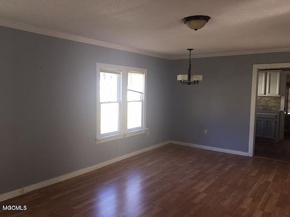 2nd image of 613 Gardendale Ave