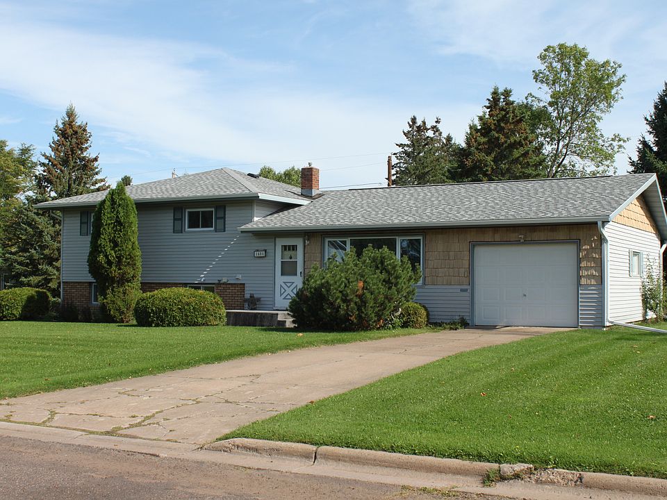1st image of 1604 9th Ave W