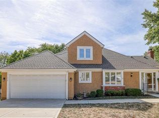 11426 W 112th Ter, Overland Park, KS 66210