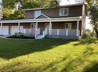 3038 N Meridian Rd, Sanford, MI 48657