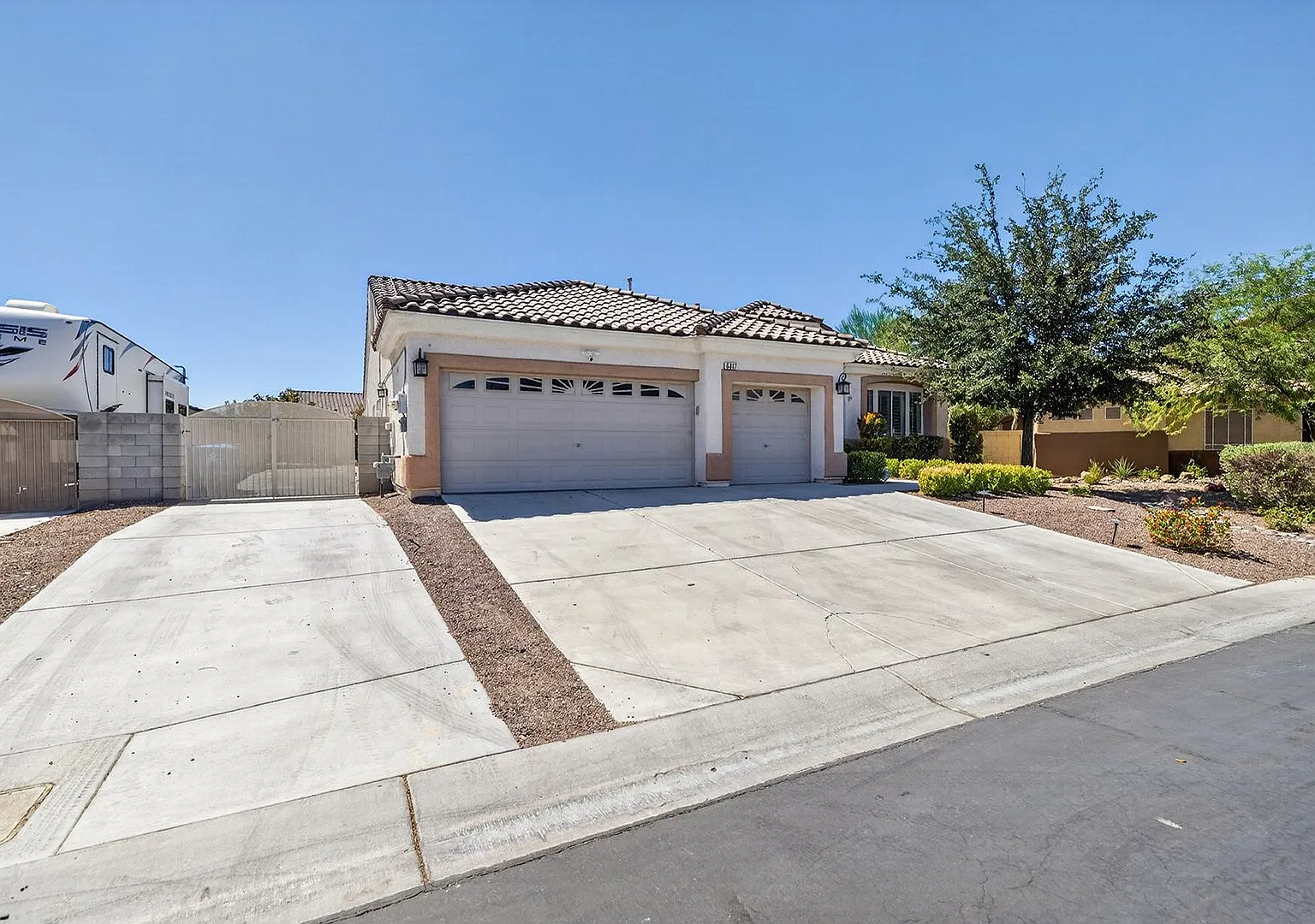 Single Story Home in the Northwest w/ 3 Car Garage & RV Gated Parking — Photo 4