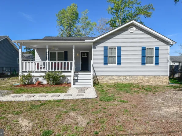 215 Santa Anita Dr, Colonial Beach, VA 22443