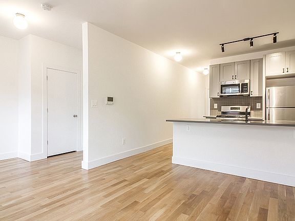 2nd image of 322 E 151st St APT 2