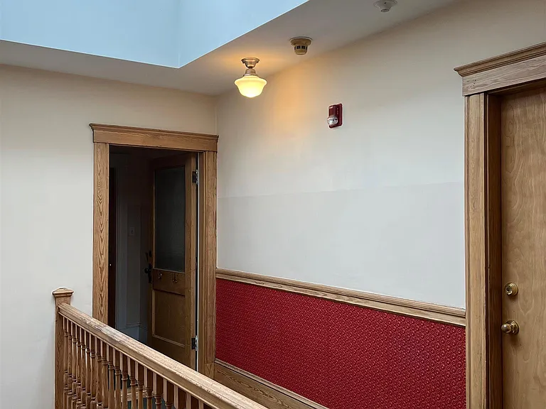 331 Harvard St #8 — Photo 13