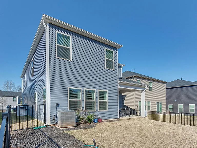 4009 Woodland View Dr — Photo 46