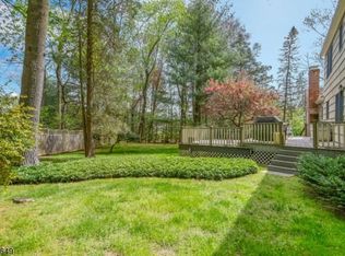 1 Conifer Dr, Mendham, NJ 07945