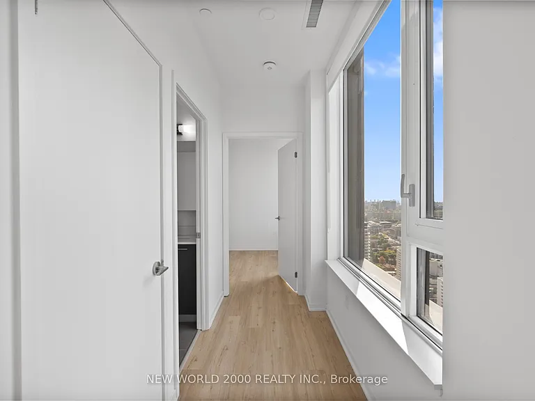 101 Roehampton Ave #3809 — Photo 17