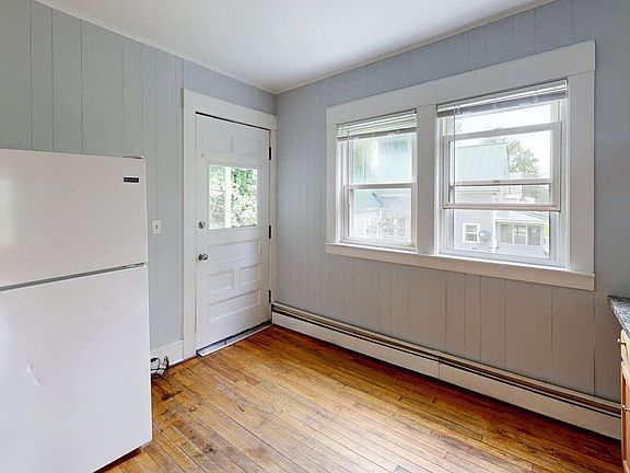 2nd image of 27 Maple St APT 2