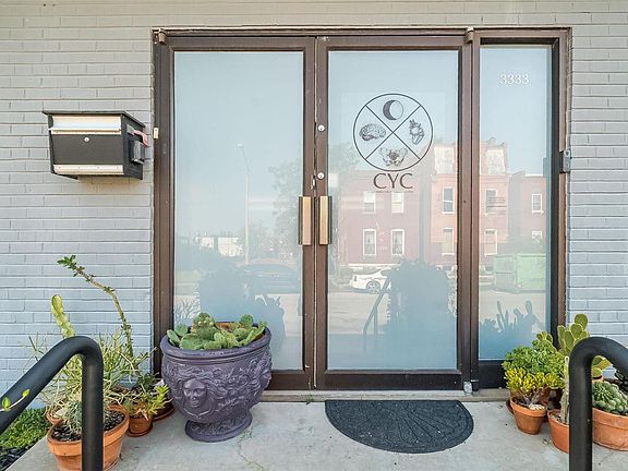 3rd image of 3333 Iowa Ave